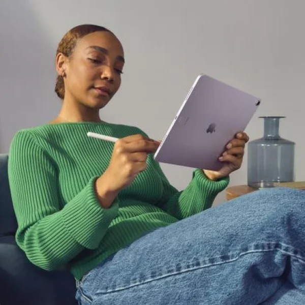 Планшет Apple iPad Air 13 2024 Wi-Fi 256GB Starlight (MV2G3)